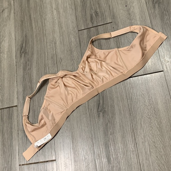 Chantelle Magnifique Full Bust Wirefree Bra - Nude Sand size 40DDD - Picture 8 of 14